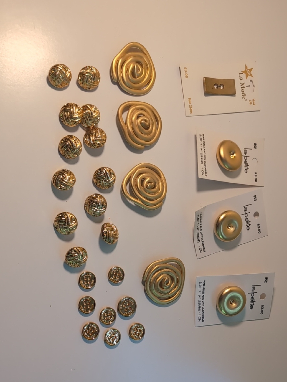 Gold Button/Accessory Lot